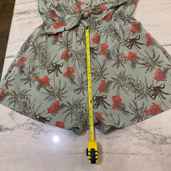 Bishop + Young Isla Romper Tropical Large - Picture 8 of 10